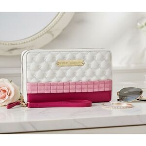 Betsey Johnson Oh Frills Wristlet Travel Wallet Pink White Leather Quilted